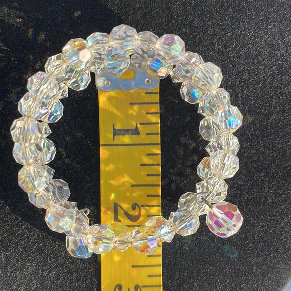 Aurora Borealis bracelet and hanging clip earrings. - Picture 14 of 14